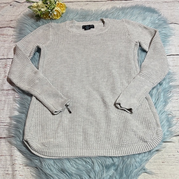 Cynthia Rowley Sweaters - Cynthia Rowley Light Gray Waffle Knit Wrist Zipper Sweater sz XS